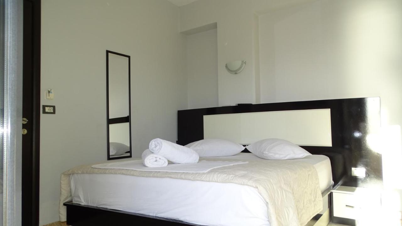 Hotel Ardiani Ксамил Экстерьер фото